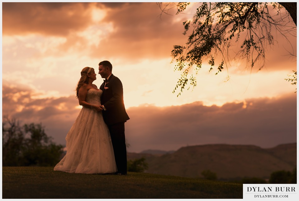 sunset wedding photographer vista at applewood