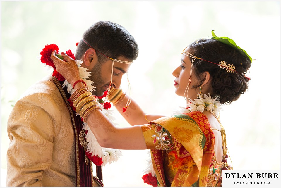 black canyon inn hindu wedding jaimala