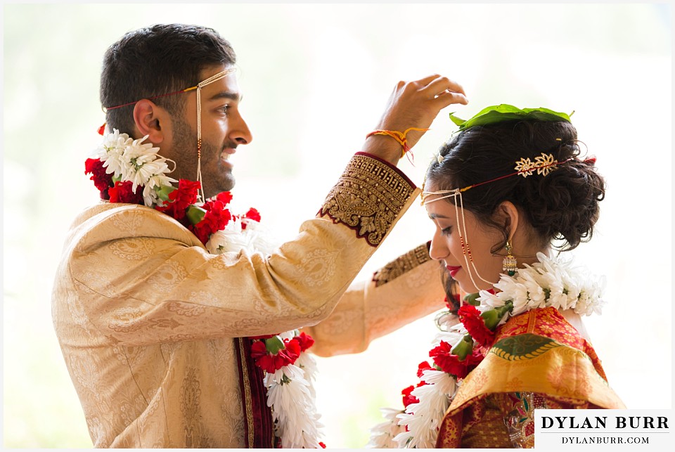 black canyon inn hindu wedding jaimala flowers necklace ceremony