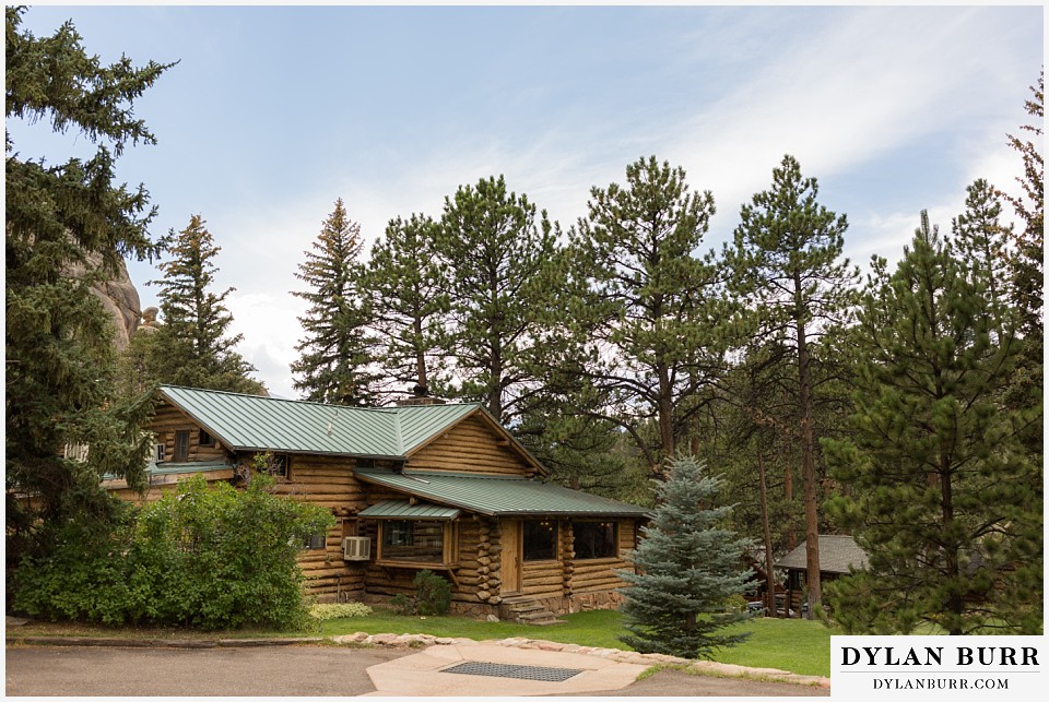 black canyon inn wedding estes park colorado twin owls restaurant outside