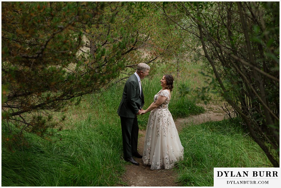 clinton gulch micro wedding together in the pine trees