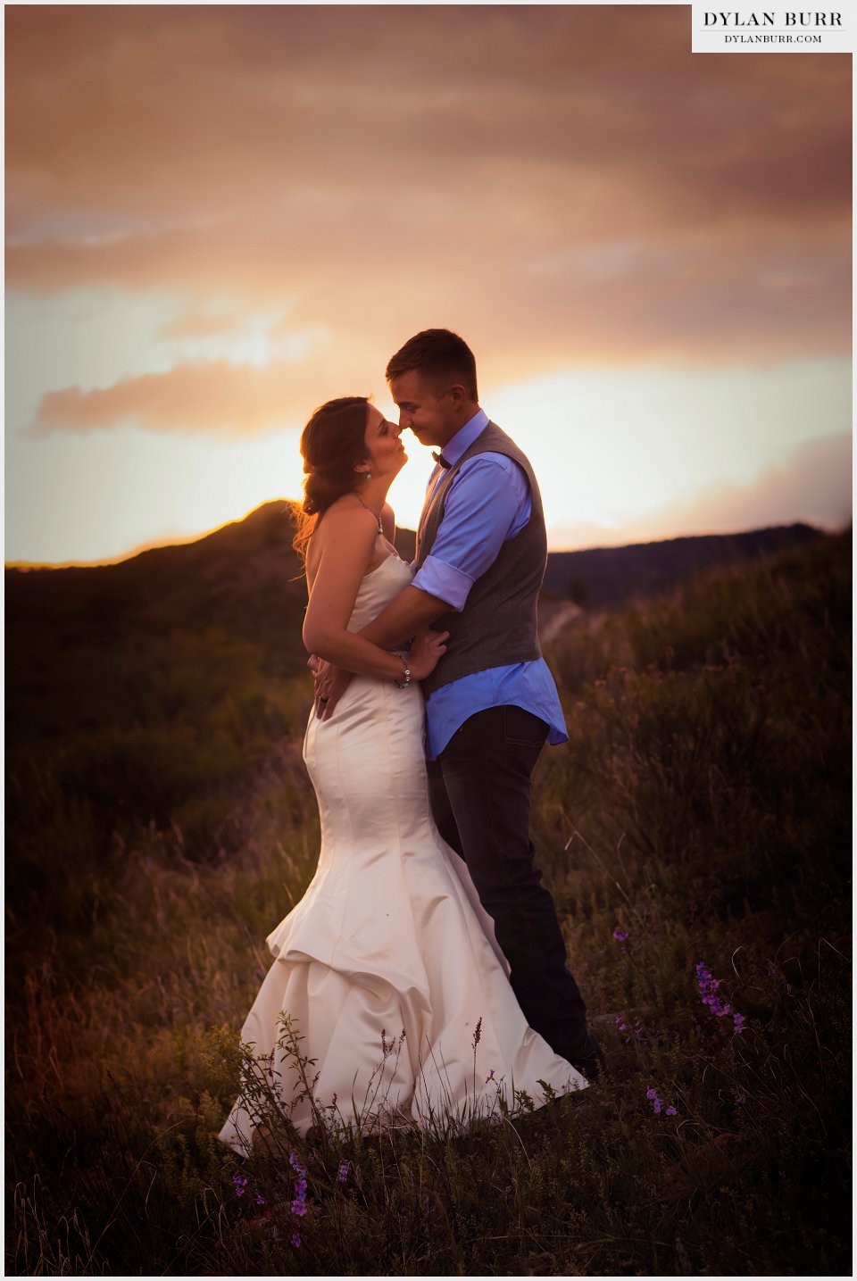 colorado sunset wedding photos bride and groom