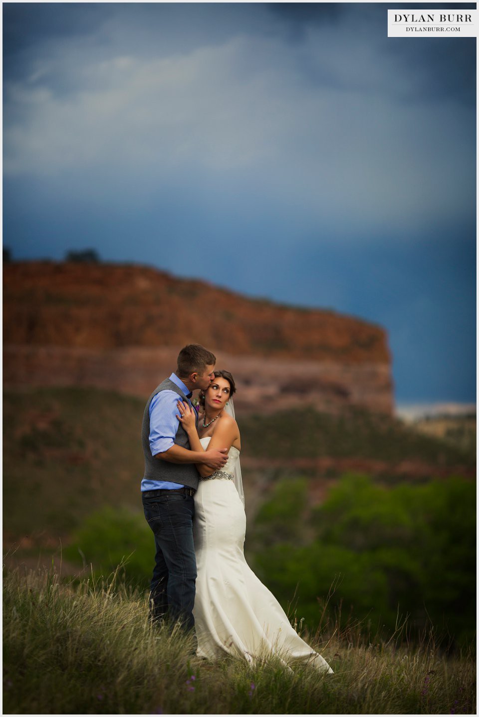 wedding photos colorado mountains red beautiful bride