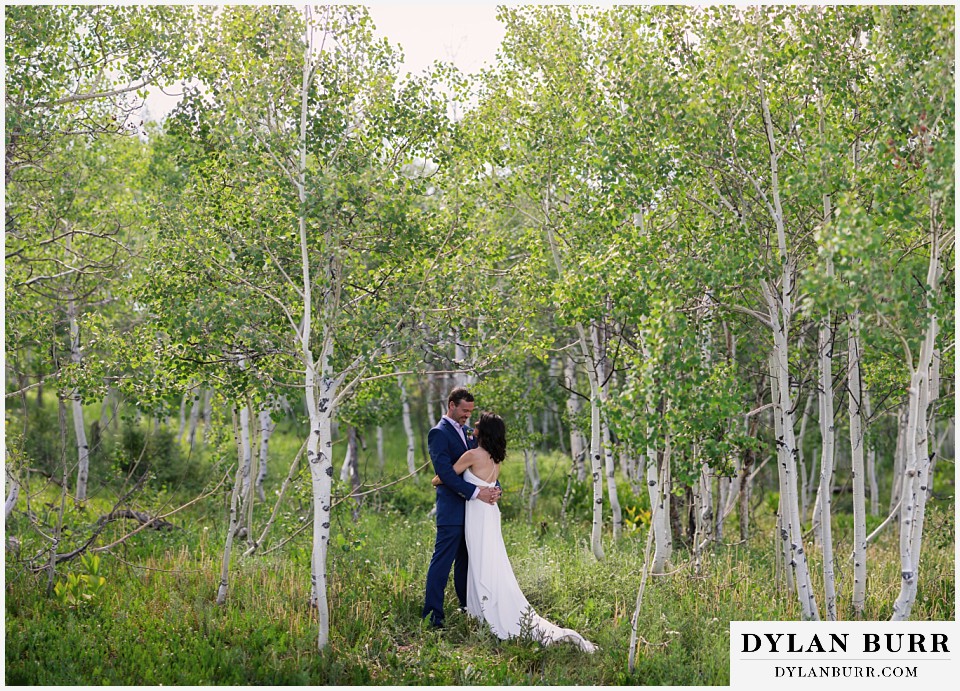 crested butte land trust wedding couple in aspen trees