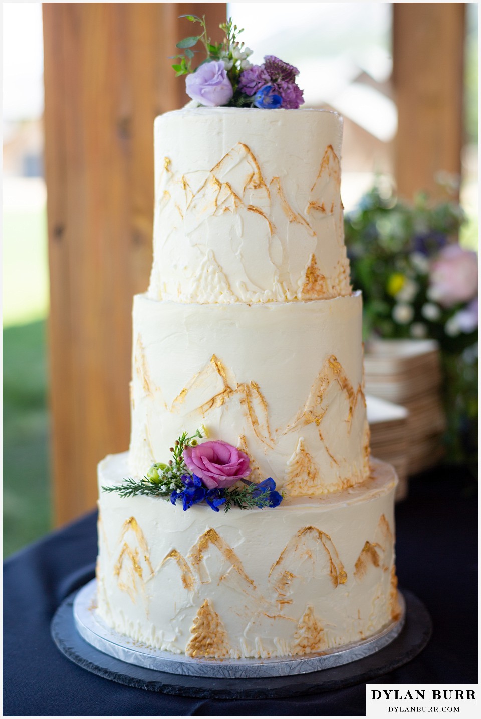 colorado mountain wedding cake