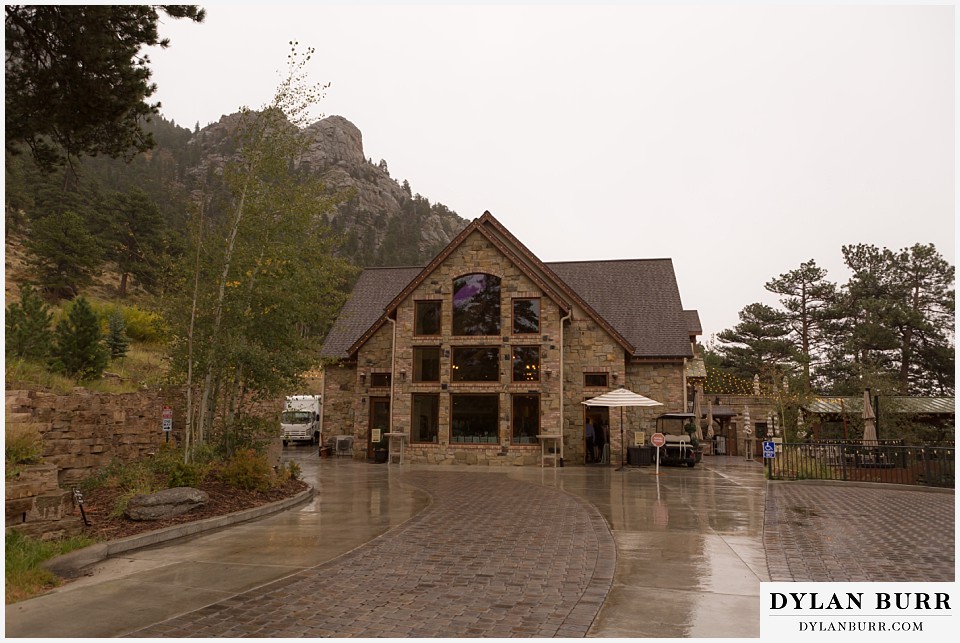 della terra wedding estes park colorado mountain wedding venue outside view