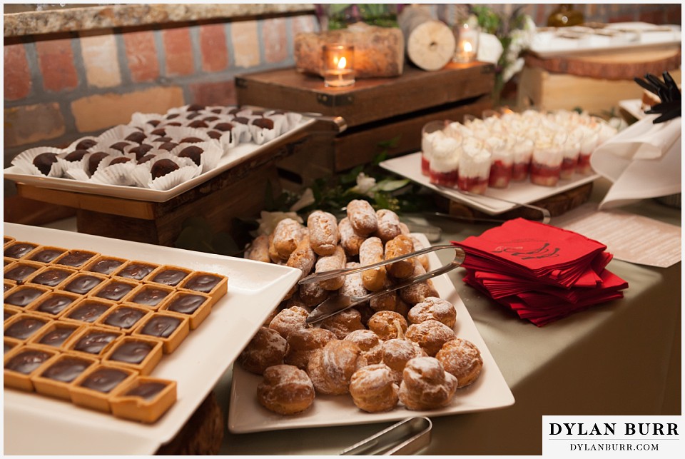 della terra wedding estes park colorado mountain wedding desserts