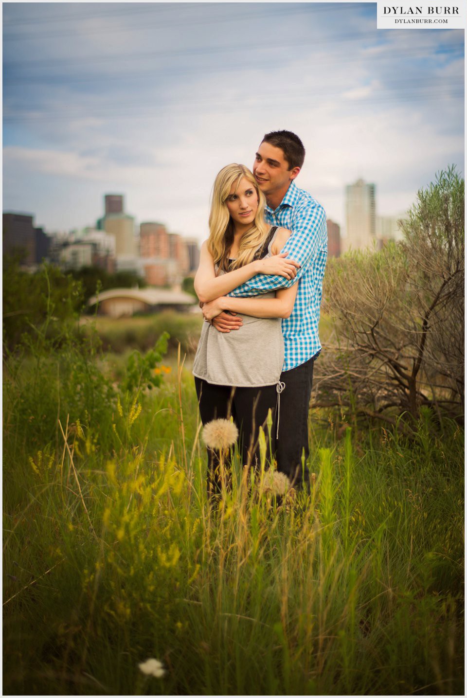 beautiful outdoor engagement photos colorado