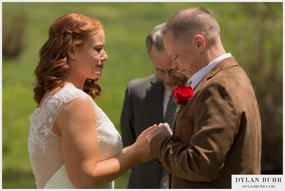 estes park wedding elopement exchanging vows