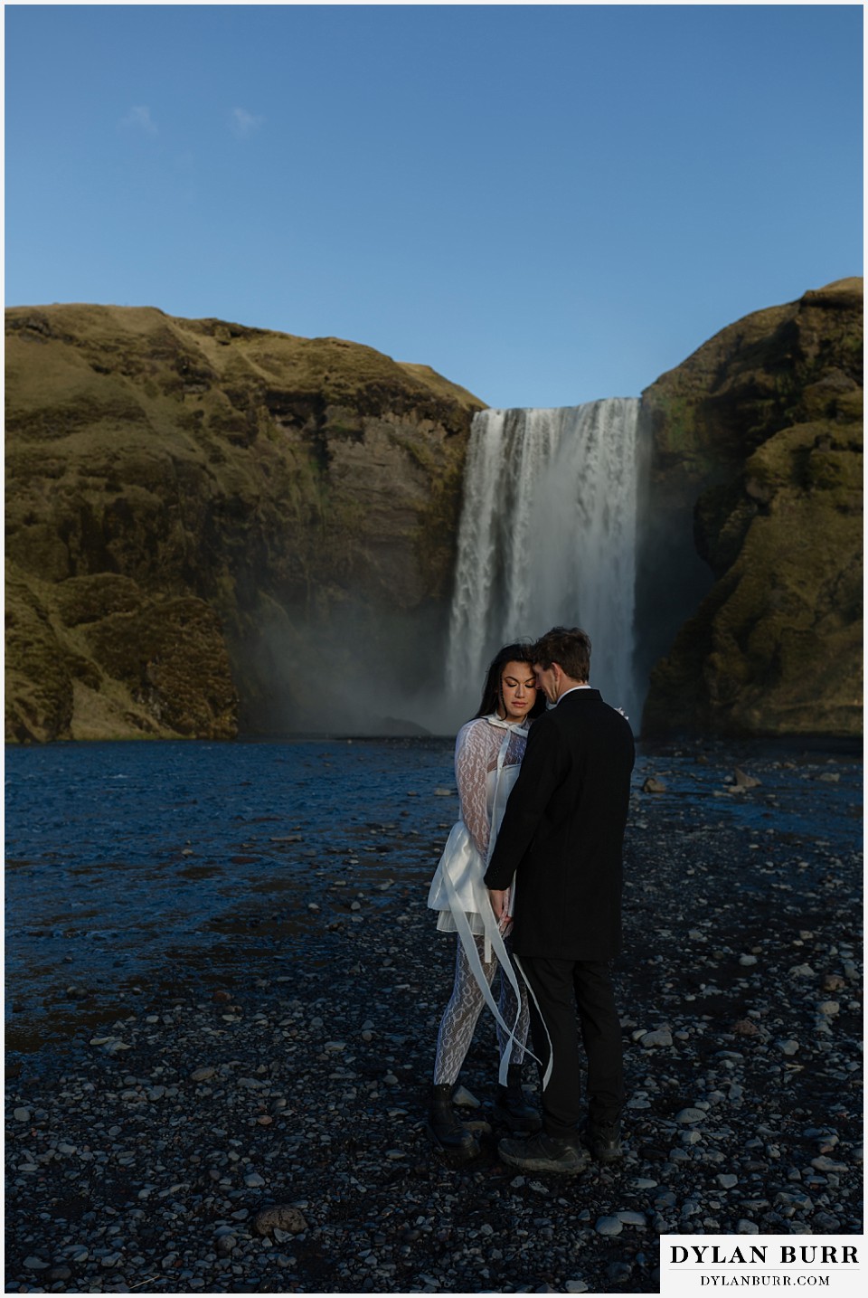 iceland elopement at skogfoss early morning light