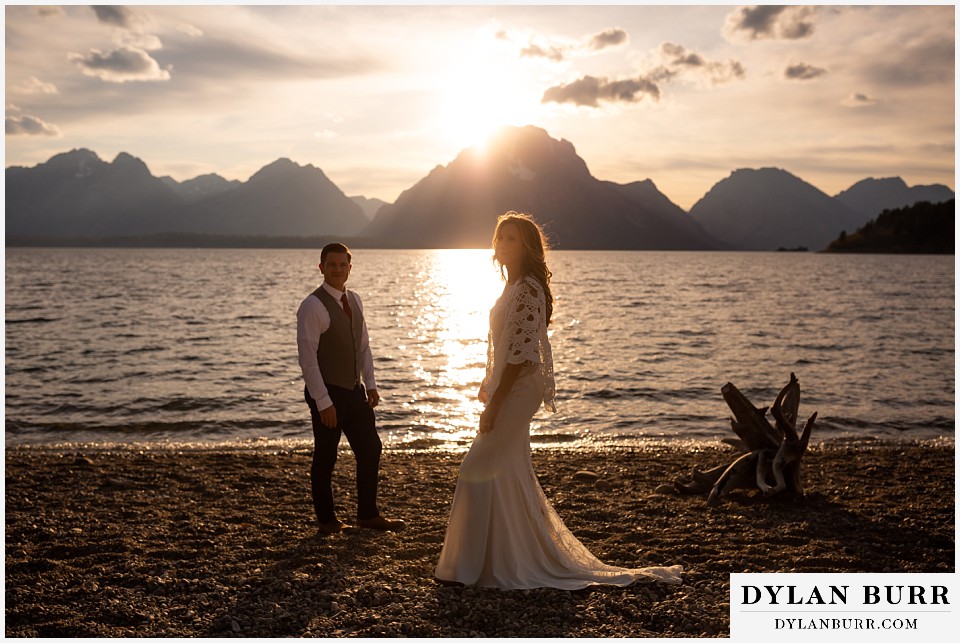 jackson lake lodge wedding grand tetons wyoming gorgeous mountain wedding couple