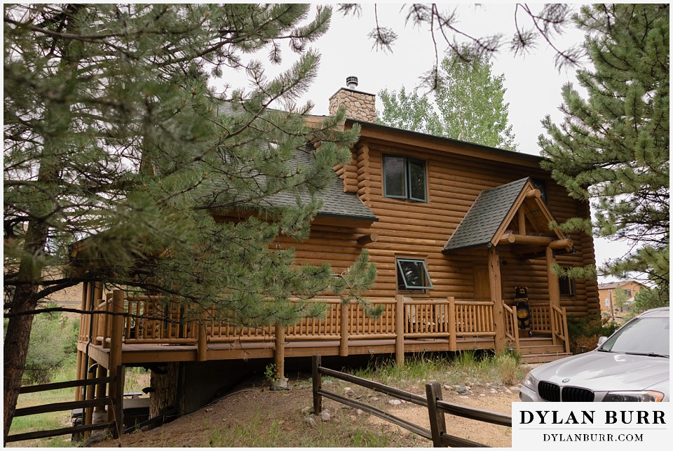 knoll willows open space elopement wedding airbnb cabin where couple got ready at