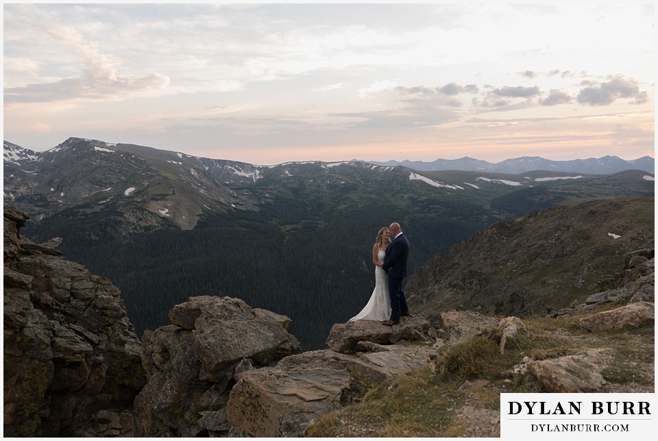 knoll willows open space elopement wedding newly couple cliffside