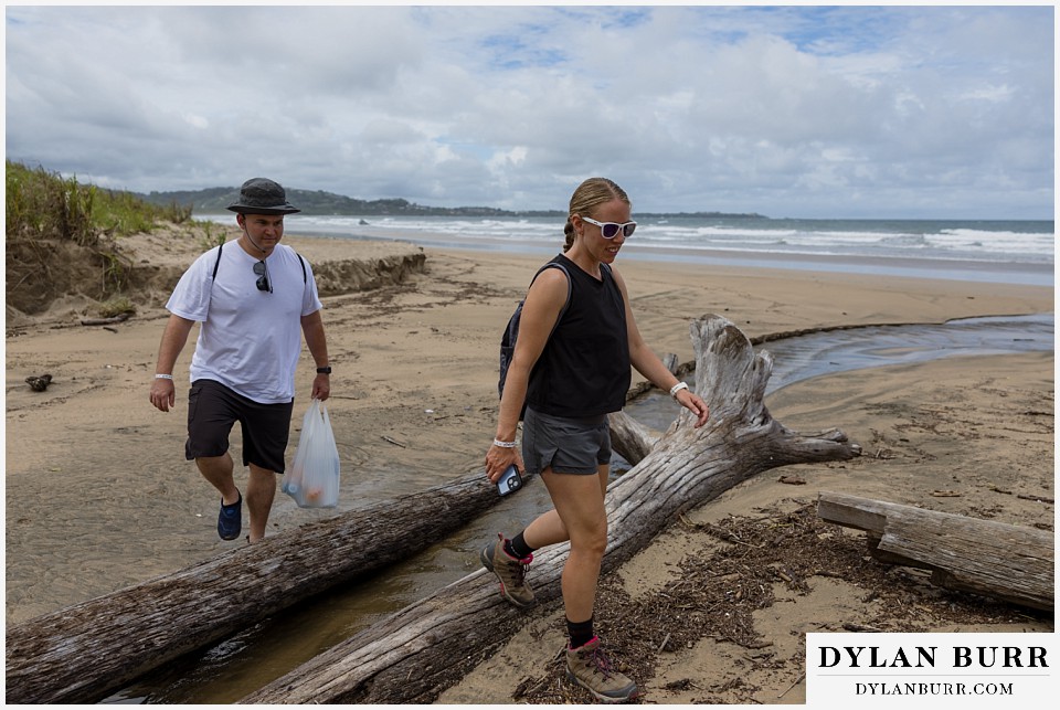 parque nacional marino las baulas travel photo session couple exploring along the beach