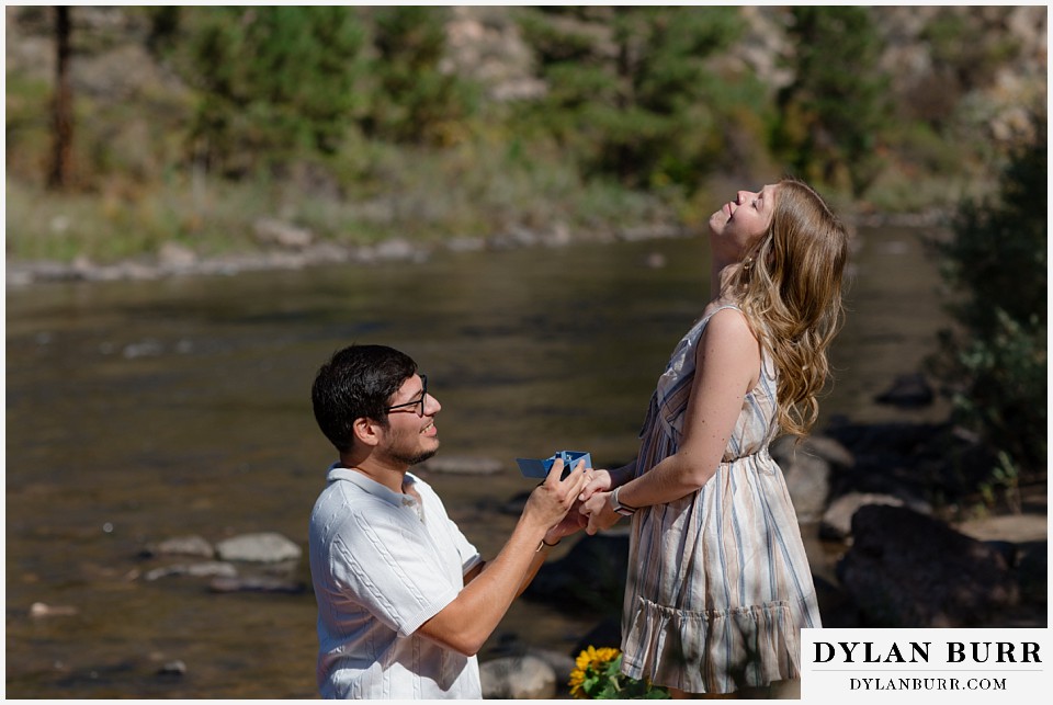poudre canyon marriage proposal showing her the ring