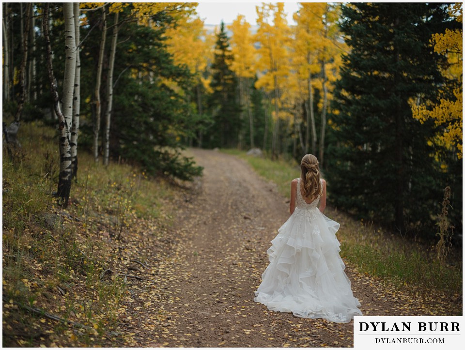 rhize weddings colorado bride waits for her groom for their first look