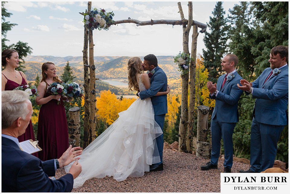 rhize weddings colorado first kiss