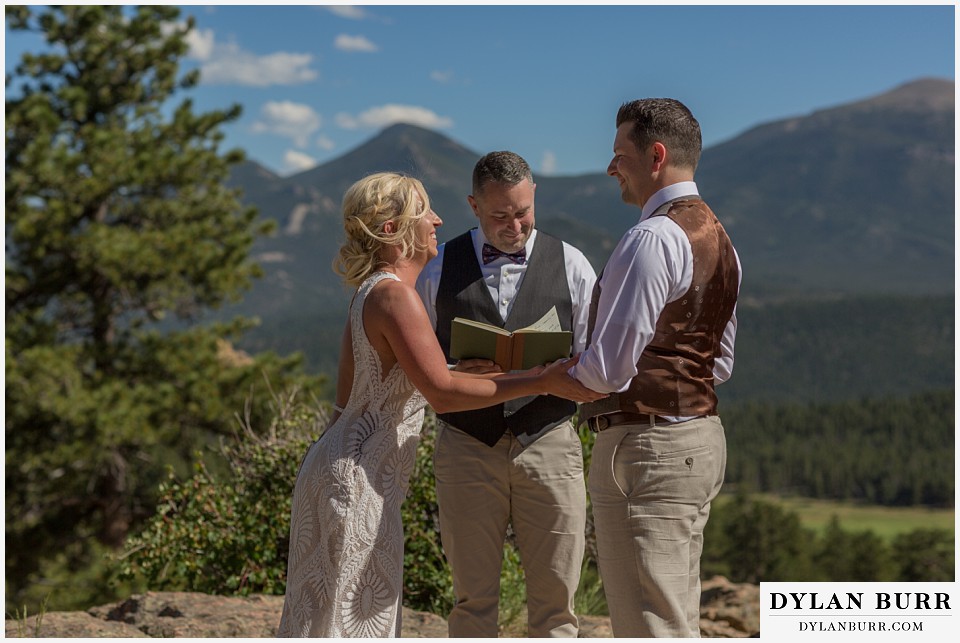 rocky mountain national park wedding elopement exchanging rings