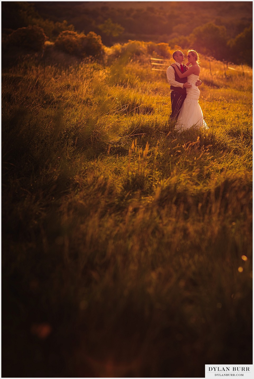 outdoor colorado wedding sunset photos bride groom