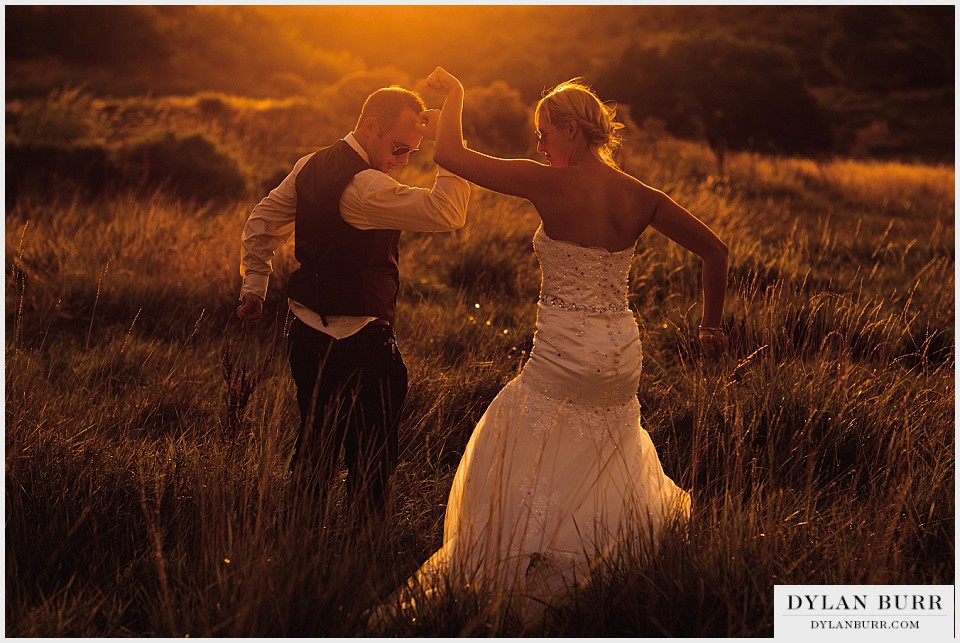 outdoor colorado wedding sunset photos fun montrose co