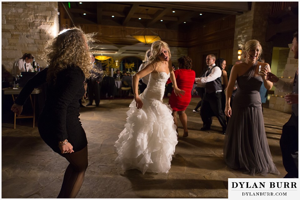 sanctuary golf course wedding bride dancing