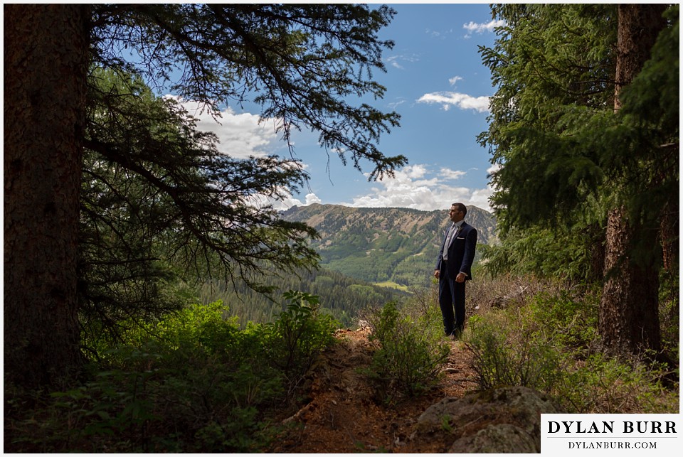 telluride colorado elopement wedding adventure groom ready waiting for bride first look