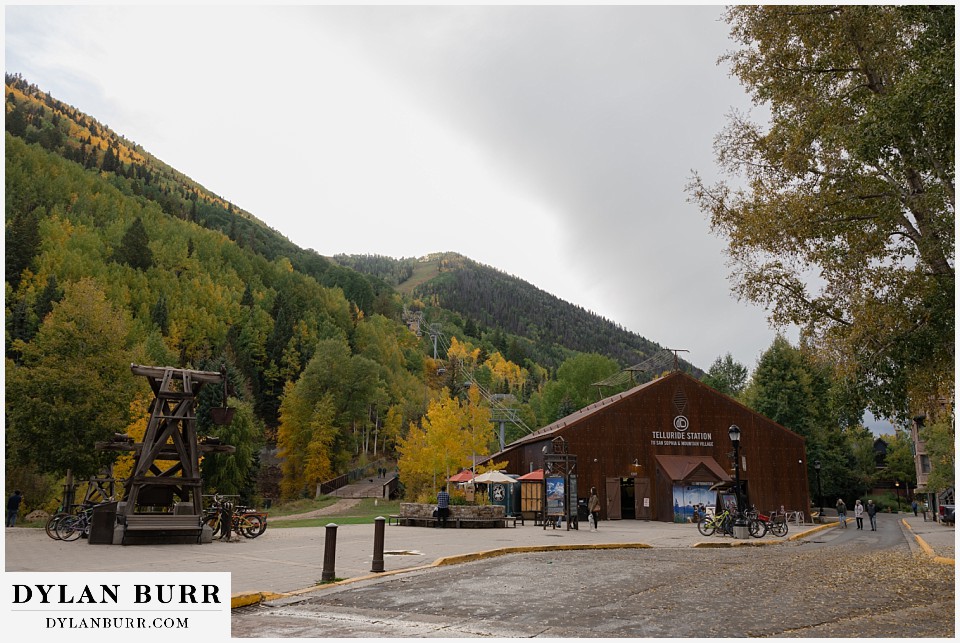 telluride elopement wedding reaching the Telluride gondola station