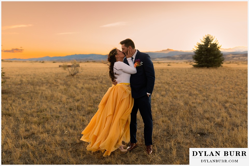 the covey fort collins wedding venue sunset wedding photos