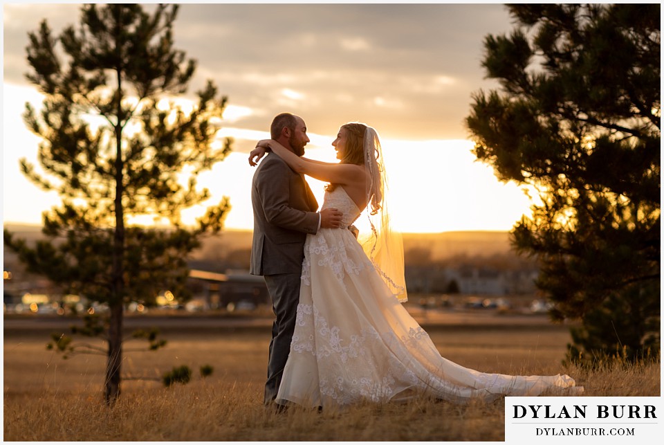 villa parker wedding parker colorado newlyweds at sunset